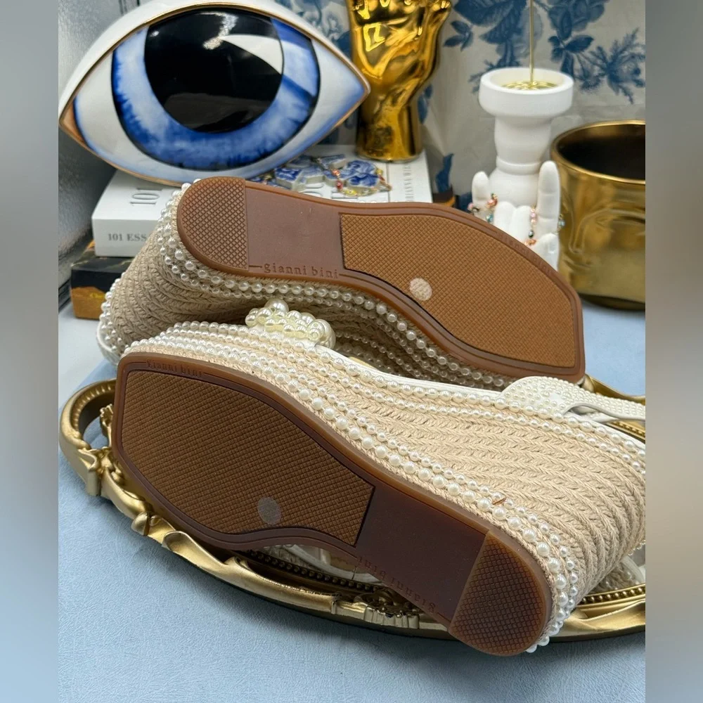 🆕 GIANNI BINI 🧿 NWOB Savanna Pearl Ornamented Platform Wedge Sandals, Sz 8.5
